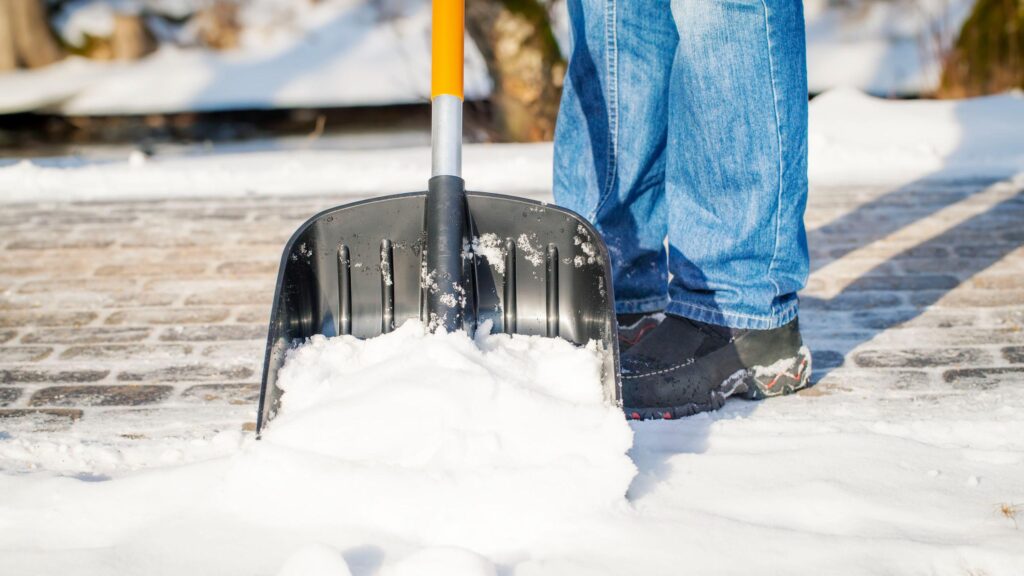 Calgary Snow Shovelling Service